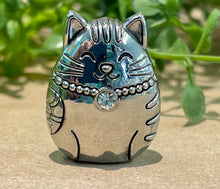 Load image into Gallery viewer, Pocket charm