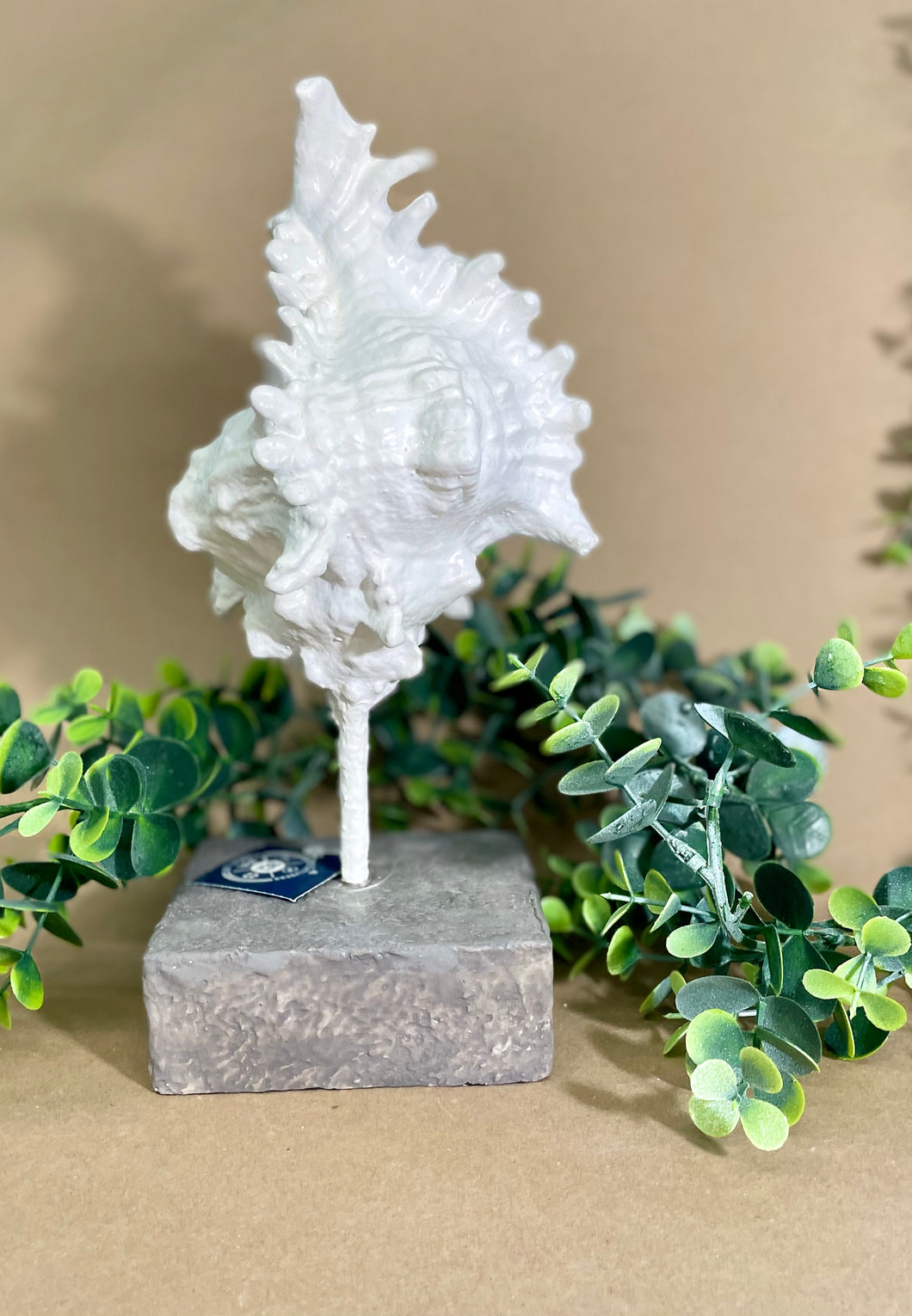SHELL TABLE DECOR