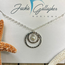 Load image into Gallery viewer, Hammered Rings with Pearl
